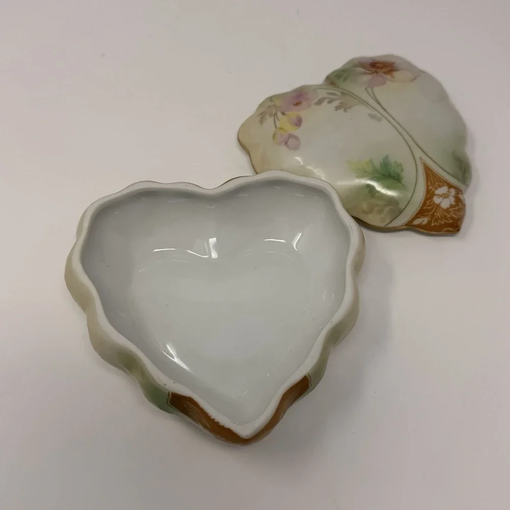 Vtg R.S. Suhl Heart Porcelain Trinket Box Floral Jewelry Dish Japan‎ 4.5